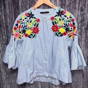 Zara Basic Blue Seersucker Embroidered Jacket Zip Front Ruffled Sleeve Size S